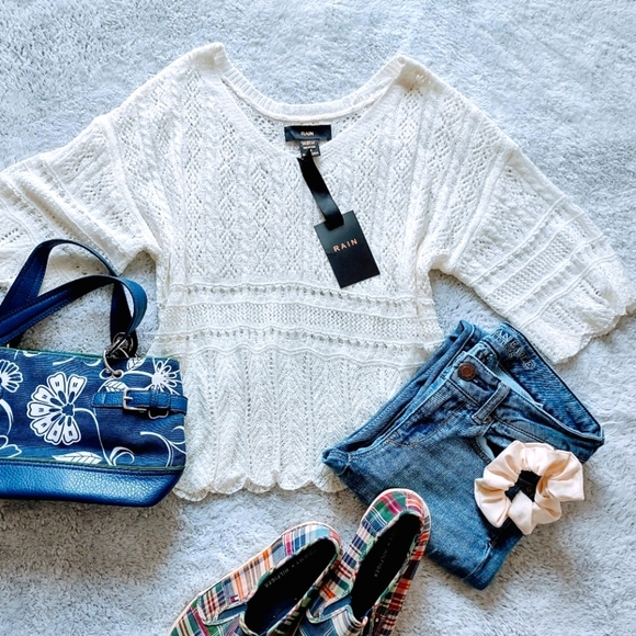 Rain| Size XS Off White/ Ivory Top - Picture 1 of 4